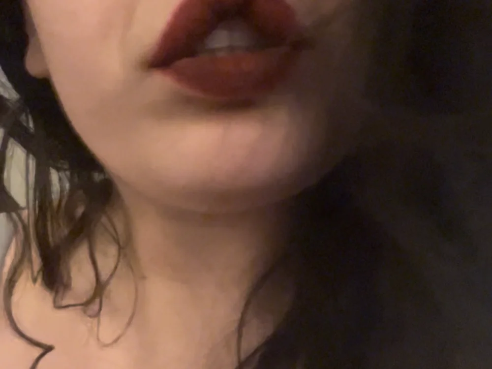 holyeroticss Offline XXX-Chat