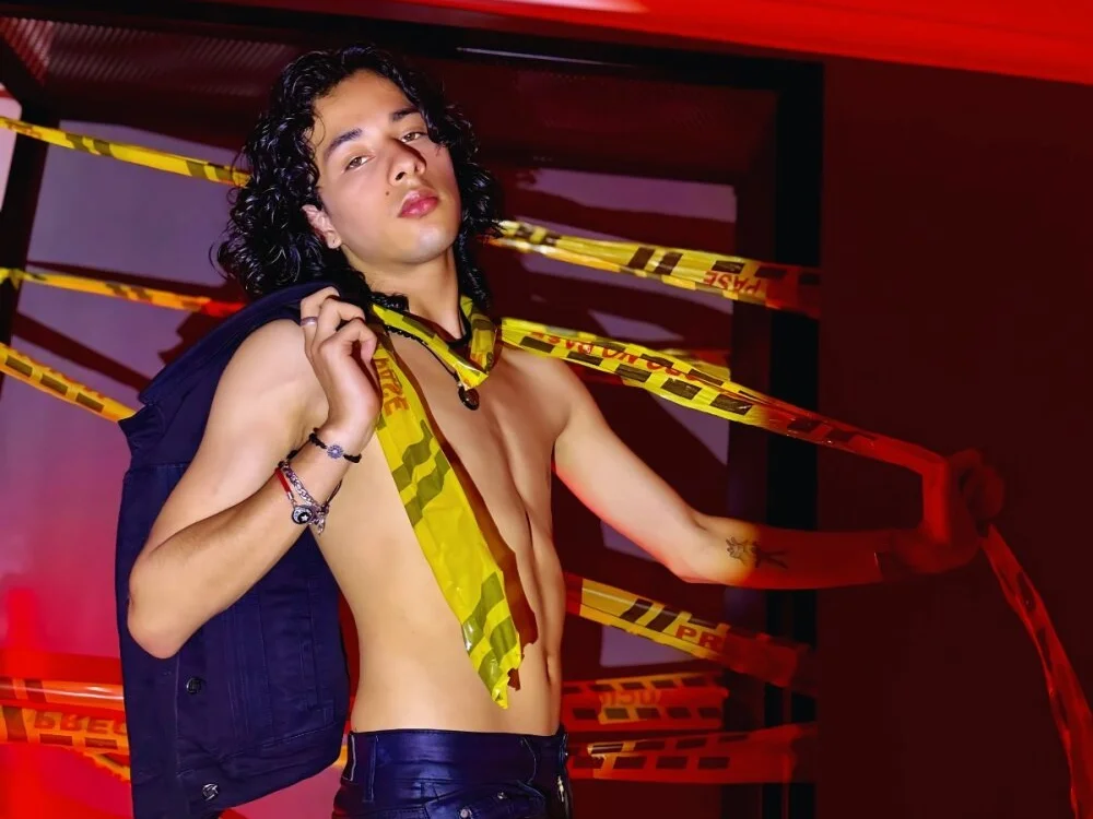 Benjamin_fiore Offline XXX-chat