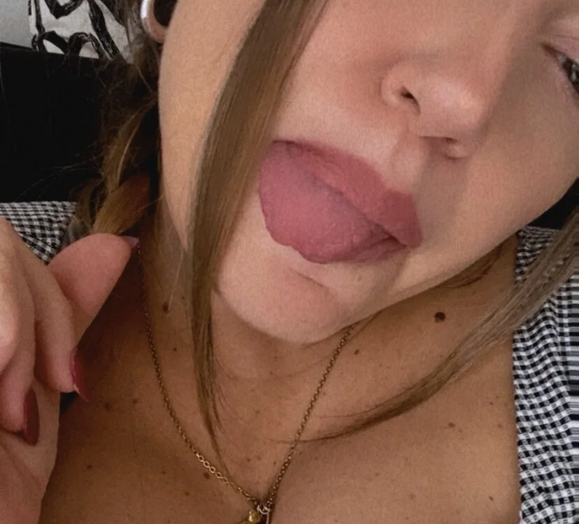 Violetta45_ offline chatrum