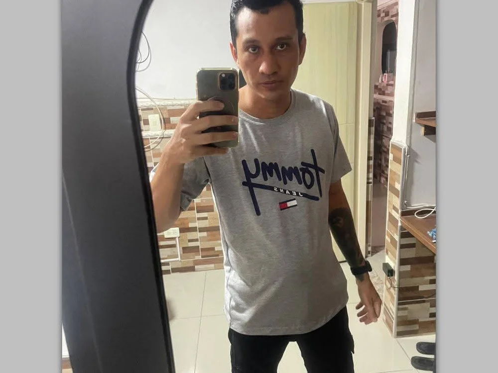 FITNESS__MANN's Offline Chat Room