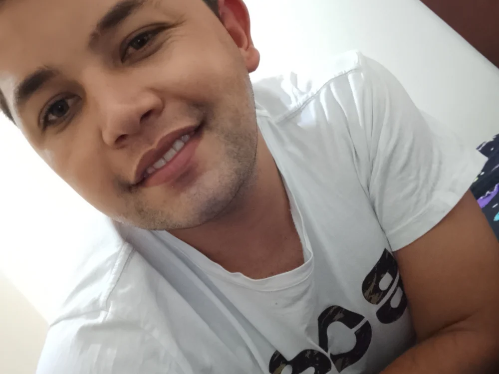michaell32 Offline XXX Chat