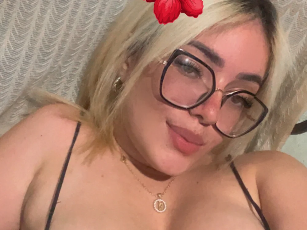 angiesitablond's Offline Chat Room