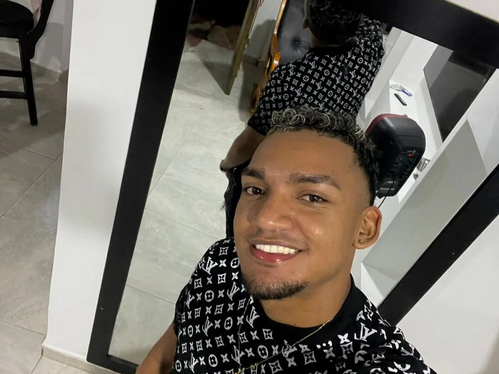 Chatroom XXX hors ligne de KleytonCollins