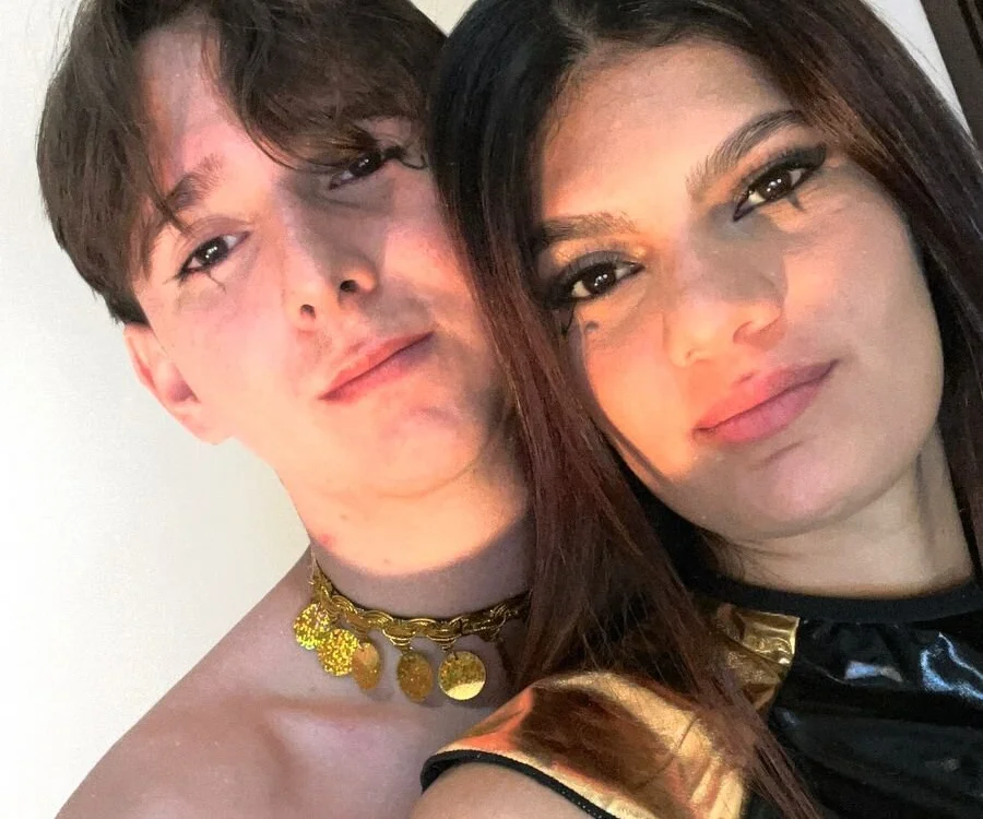 Mariana_and_Ronny Offline XXX-Chat