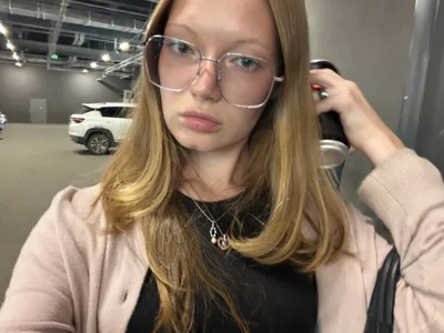 LeonidaHele - Girl 