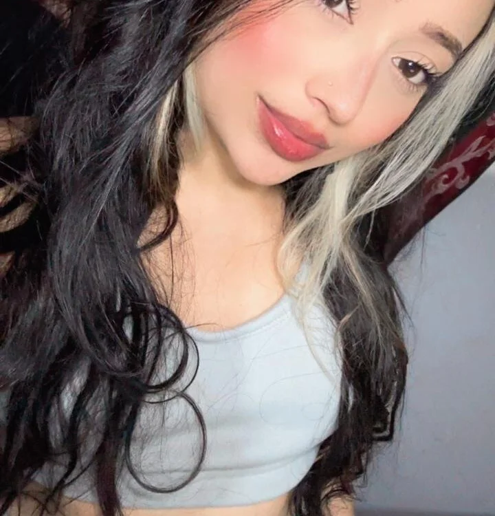 ninahart_'s Offline XXX Chat