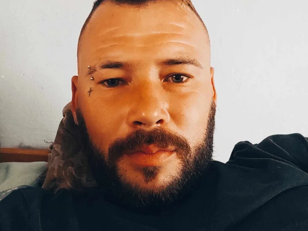 Johanson8 offline XXX-chat