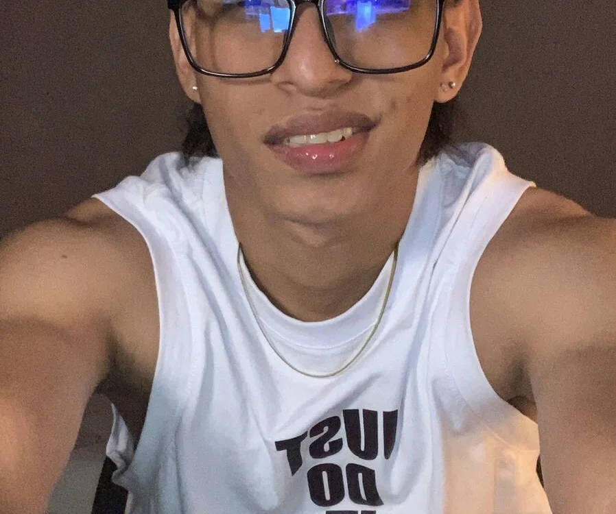 Offline XXX chat modela Niklausxxx