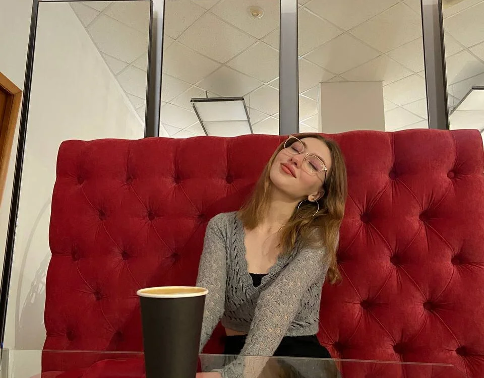 Alison_bb's Offline Chat Room