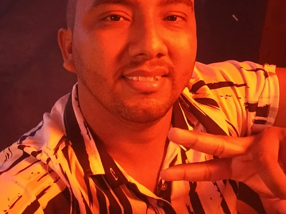 SpeedingLarousse Offline XXX Chat