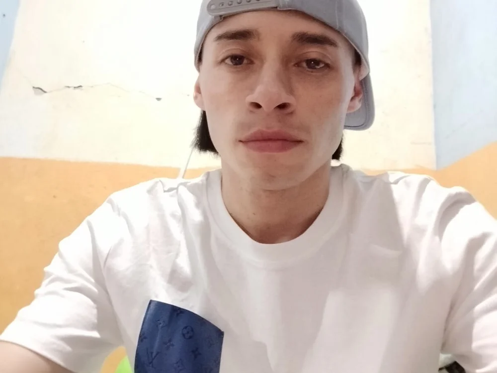 Dantee_vega's Offline Chat Room