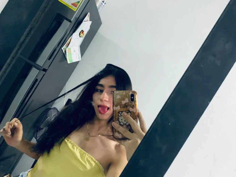 CamilaTrans18 Adlı Modelin Çevrimdışı XXX Sohbeti