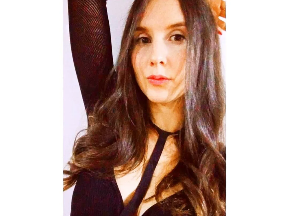 samanta_bloom's Offline Chat Room