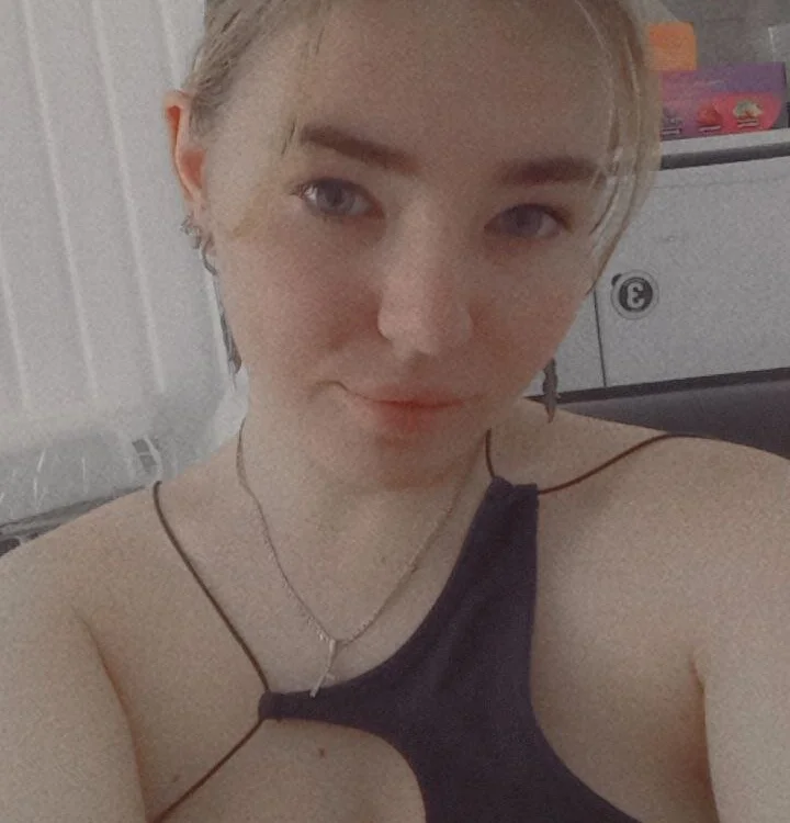 Lisa_grander's Offline Chat Room