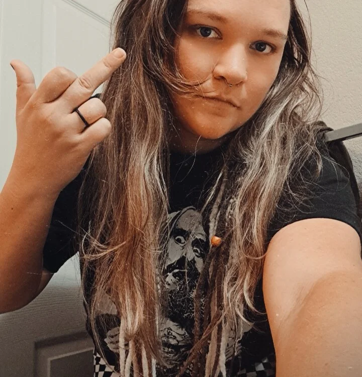MercadezRotten's Offline Chat Room