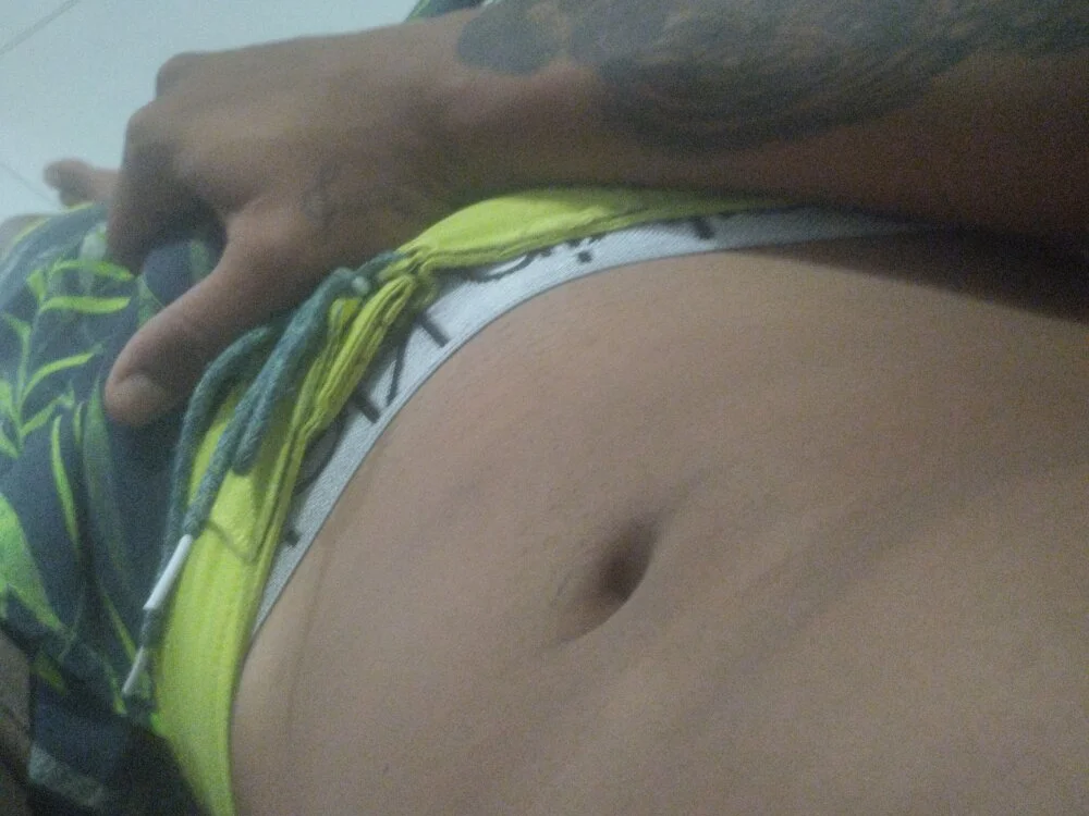 Pretonovinho2300 Offline XXX-chat