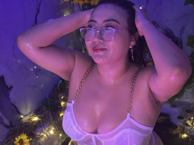 Caroline_clark_ Female Heels Cam Striptease