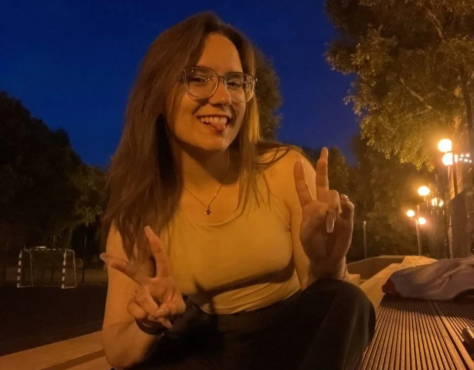 LoonaComf's Offline Chat Room