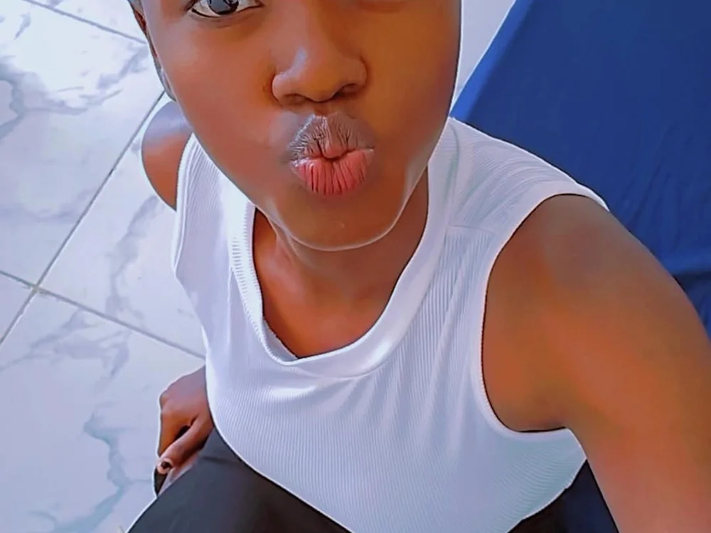 Luna_pearl5 Obrolan XXX Offline
