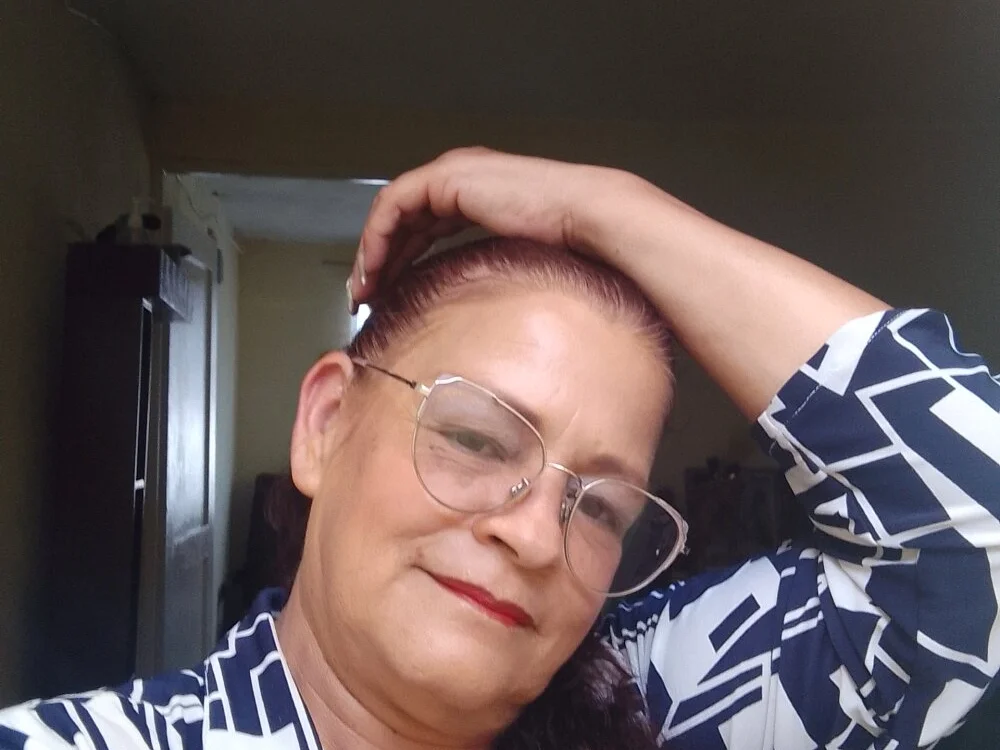 katrina_perez Adlı Modelin Çevrimdışı XXX Sohbeti