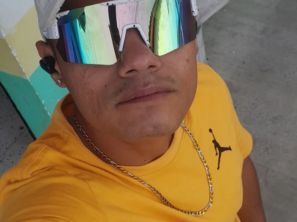 richyrichy01 Chat XXX Ngoại tuyến