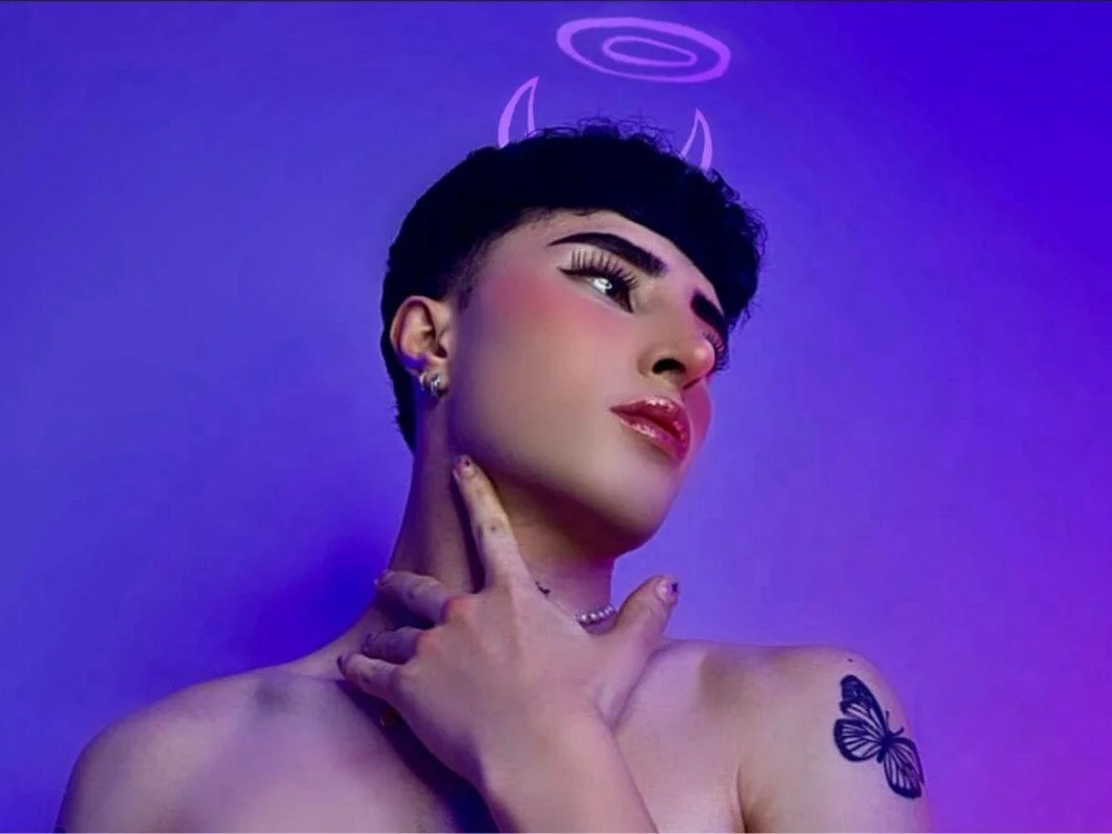 Офлайн-чат XXX SebastianHilton