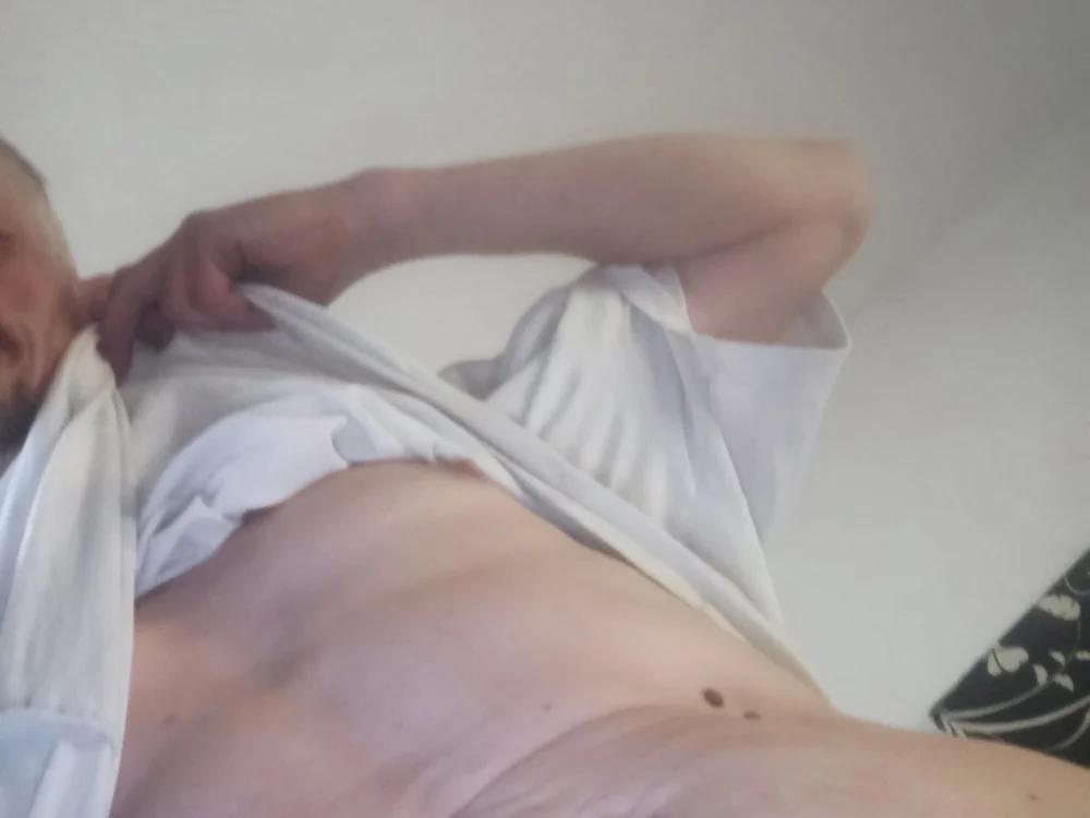 bigtatu7's Offline Chat Room
