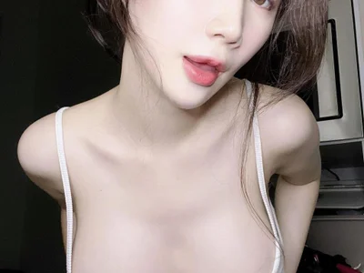 Ngockera Female Deepthroat Live Webcam Strip