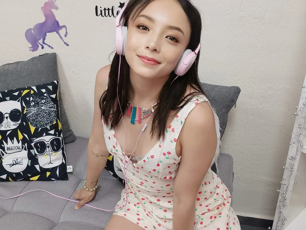 NadjaRey1 offline chatrum