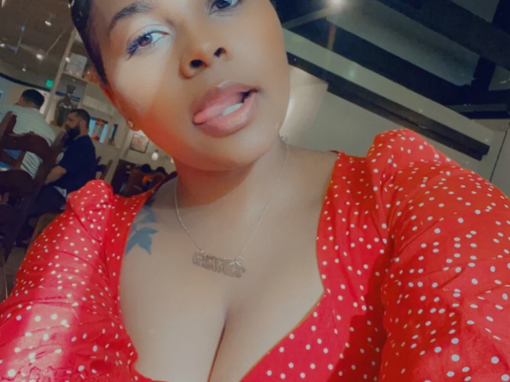 Trinnyrinny2000's Offline XXX Chat