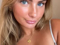 av3ryyyy's webcam live show