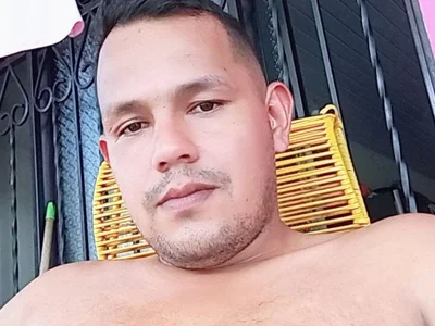 Adrian_me-complace1203 profile