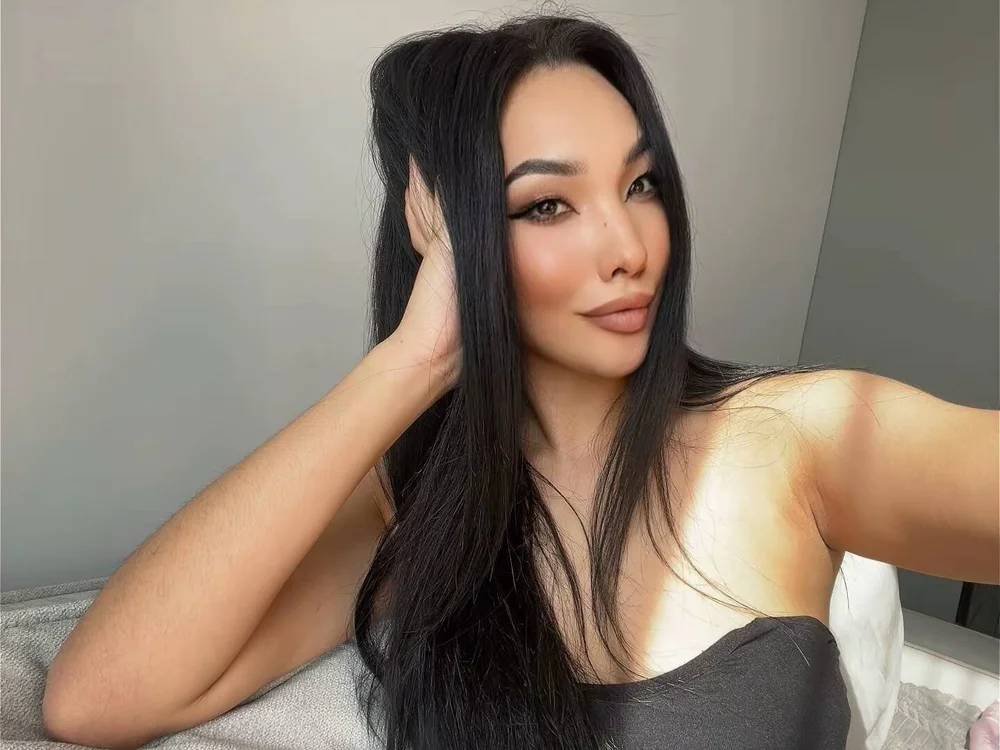 DanielaYung's Offline Chat Room