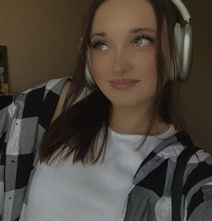 OrvaEstey's Offline Chat Room