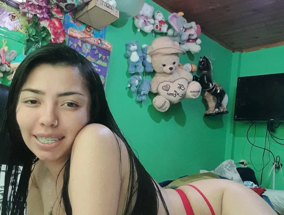 kaitlyn_conor's Offline XXX Chat