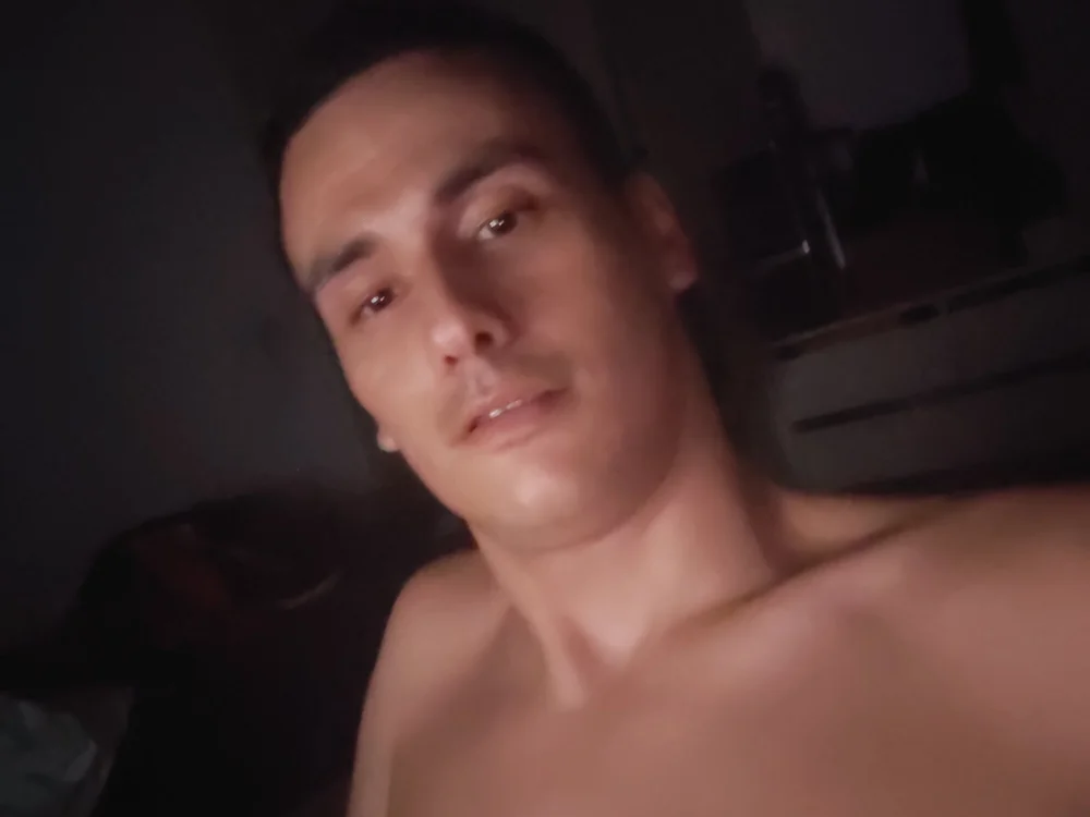 Henrique17sp Adlı Modelin Çevrimdışı XXX Sohbeti