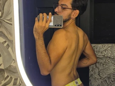 Blaxie_xL Male C2c Free Cam Striptease
