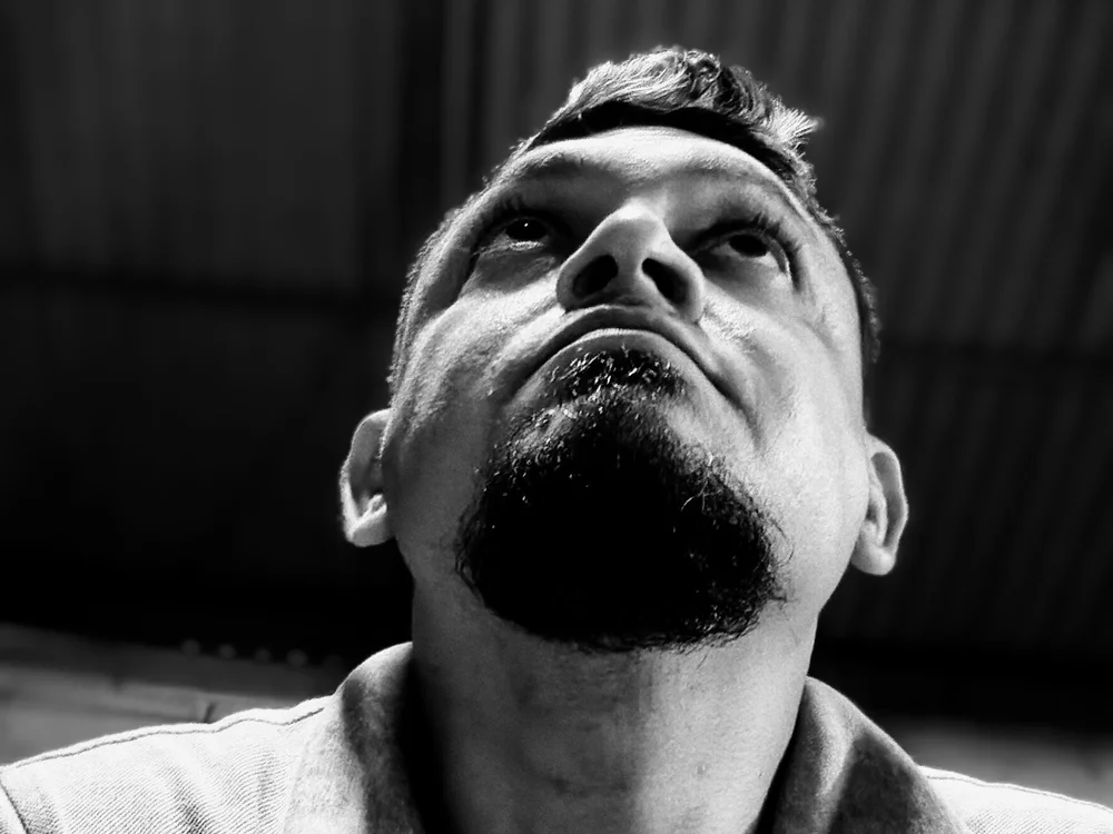 Tony6858's Offline Chat Room