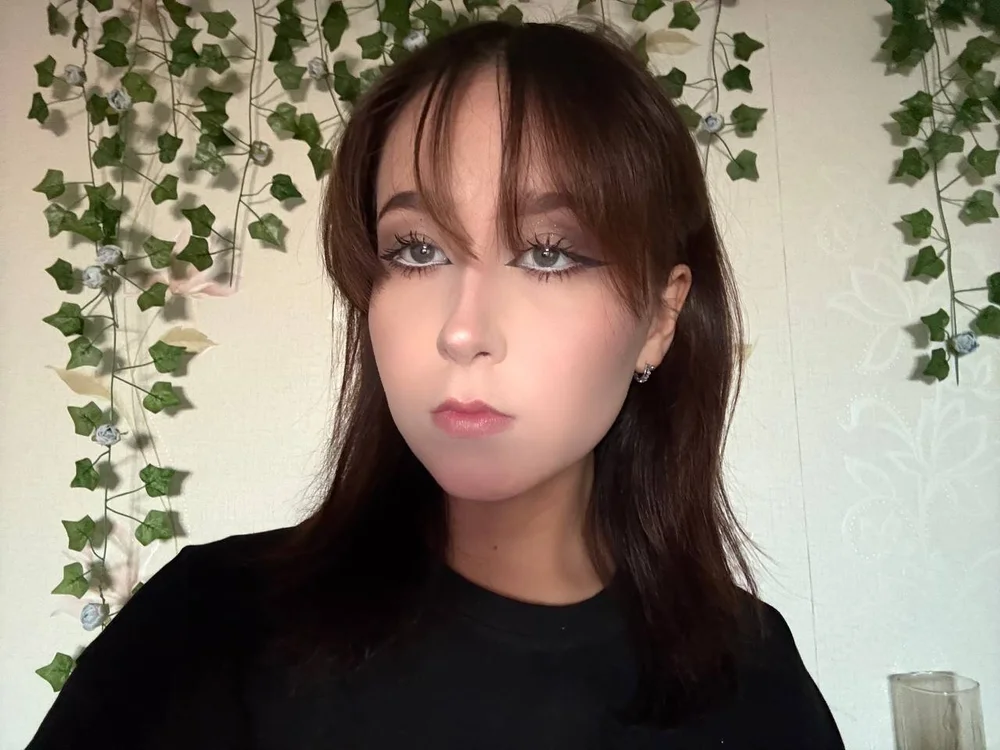 Evelyn_Sinclairn Offline XXX chat