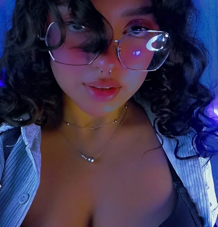 rebeca_taylor Adlı Modelin Canlı XXX Sohbeti