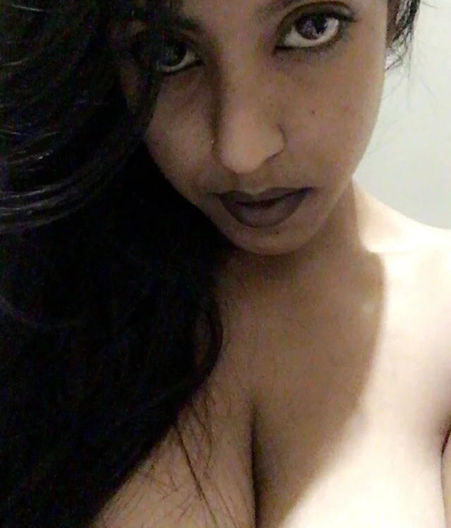 CreamIsIndian's Offline Chat Room