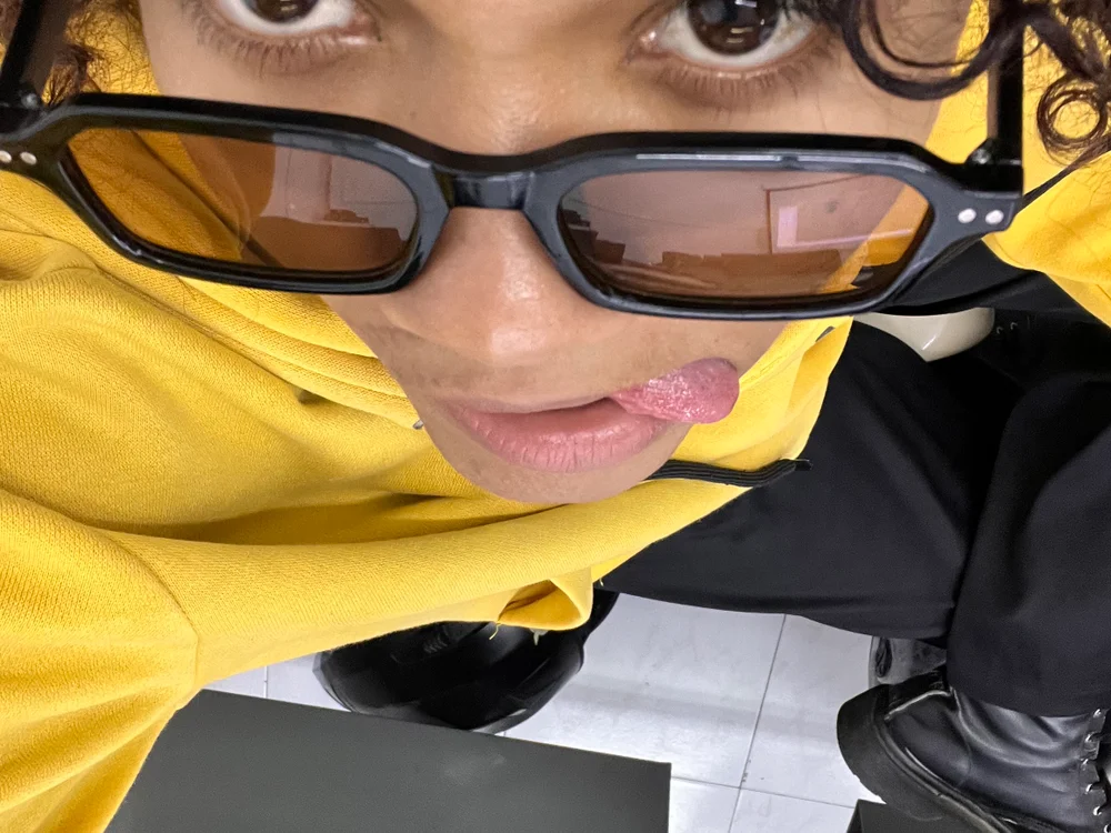 KissGirls67 offline XXX-chat