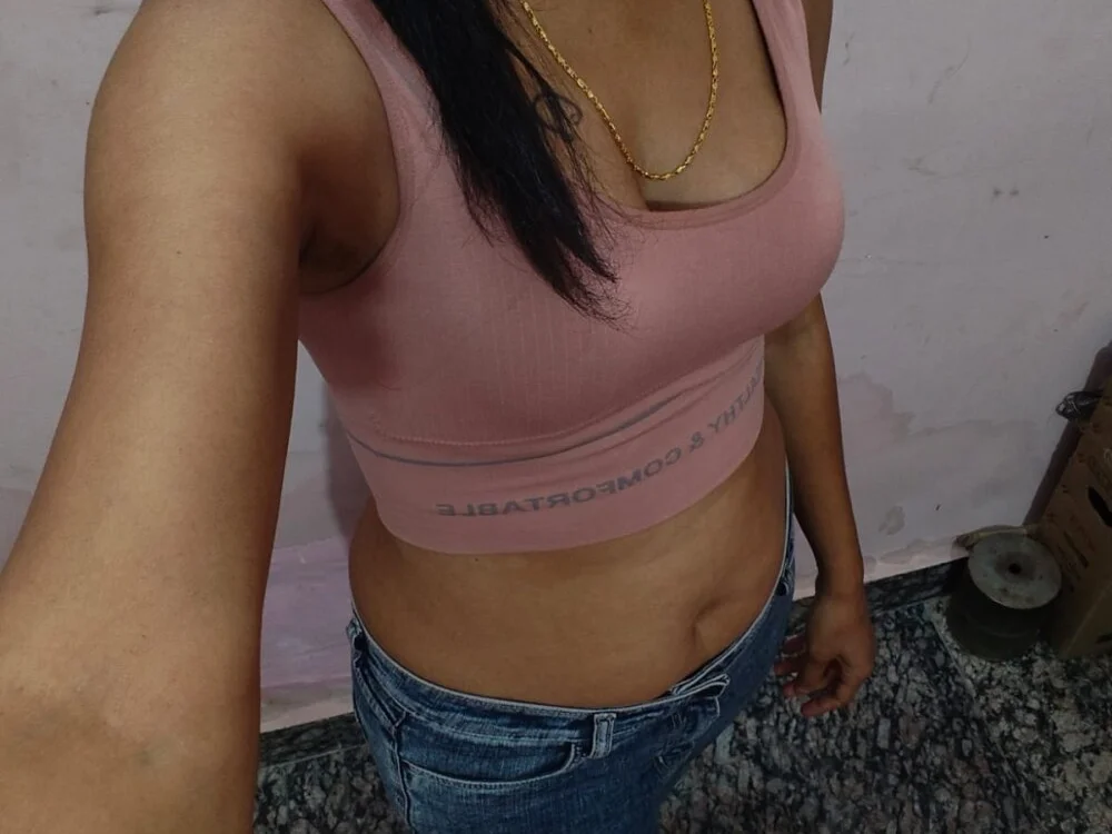 Hot_girl9943's Offline XXX Chat