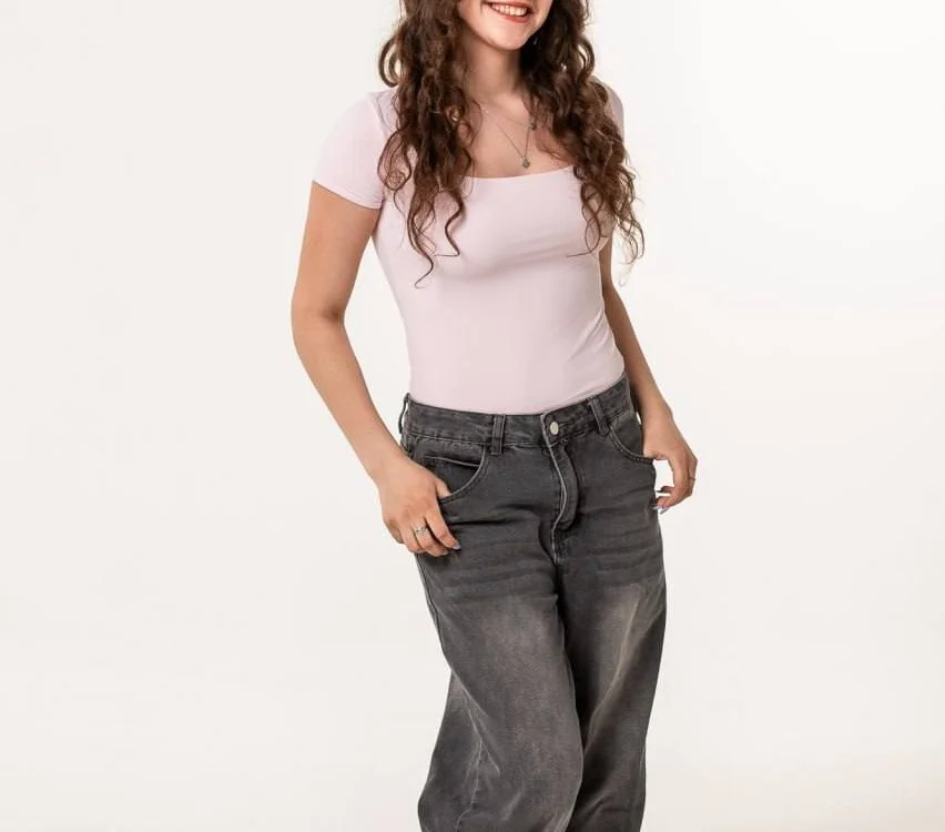 AlbinaLoynes' Offline Chat Room