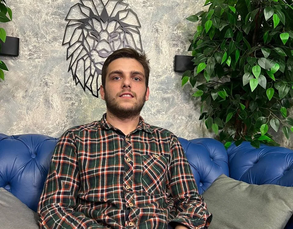 Miron_Dex's Offline XXX Chat