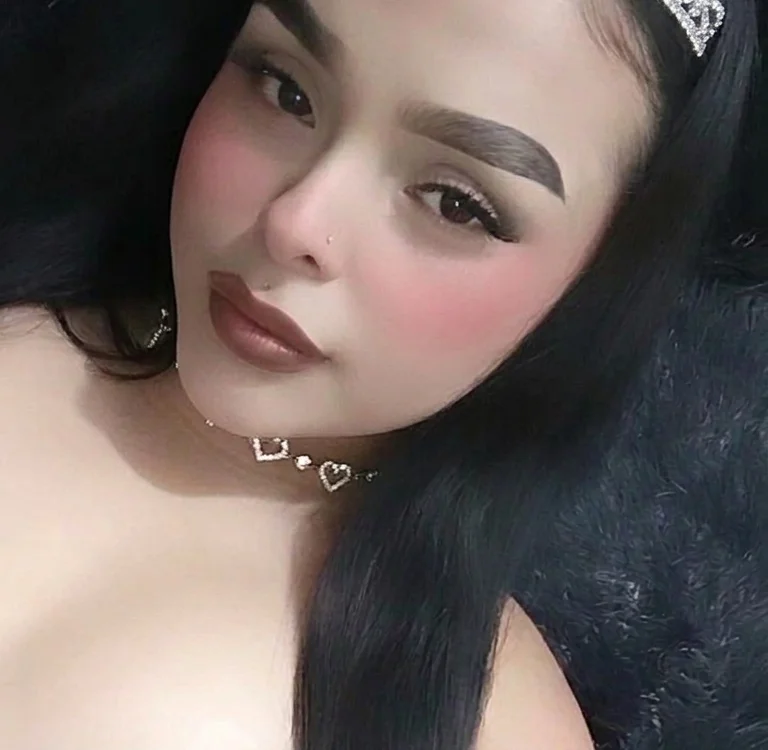 Juanita-420's Offline Chat Room