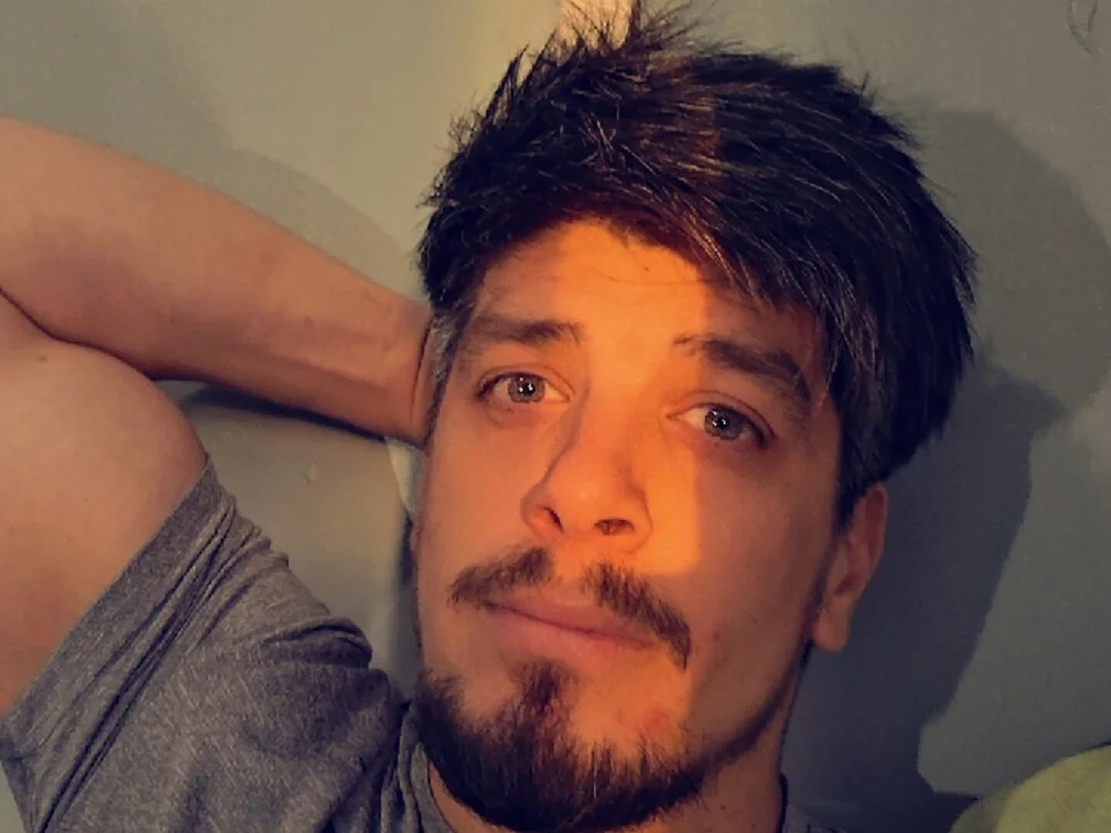 goober999999's Offline Chat Room