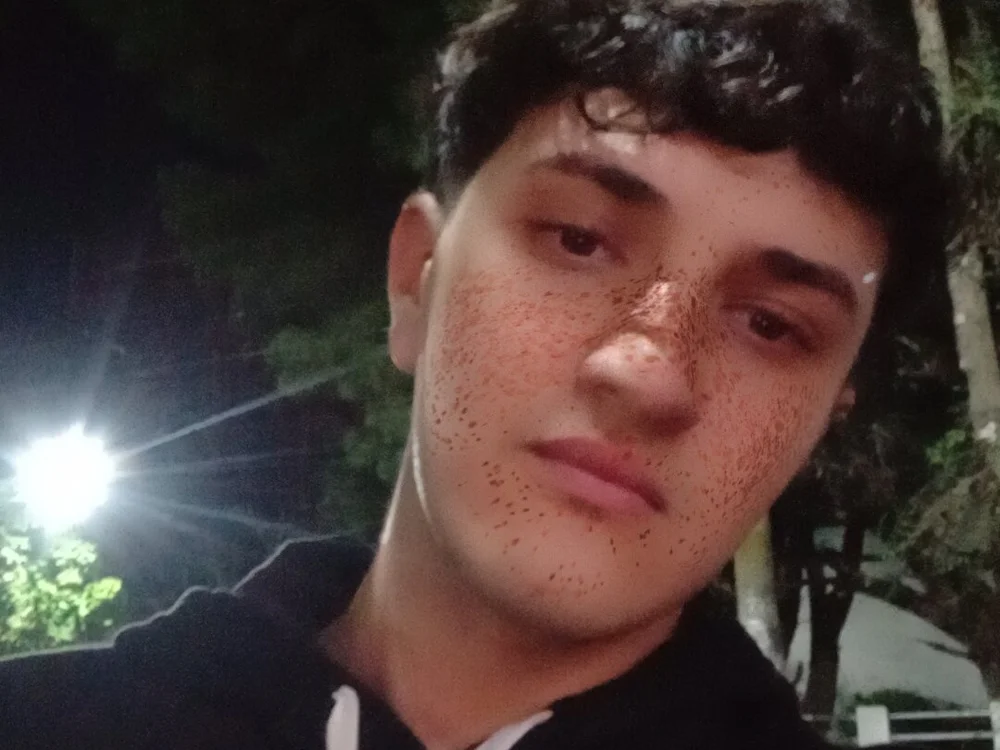 צ'אט XXX לא מקוון של Lautilt