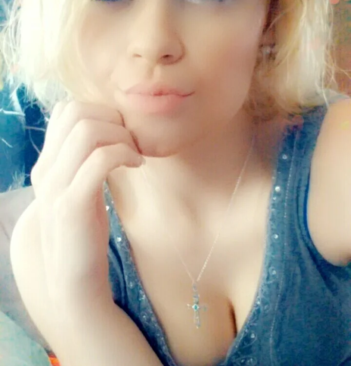 Marriedlittlecumslut: офлайн-секс-чат