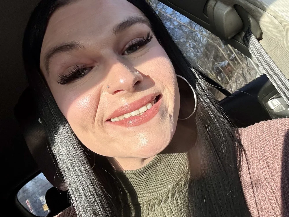 ella_royal1's Offline XXX Chat